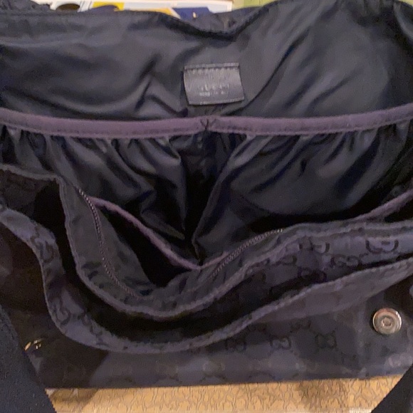 Beautiful navy blue Gucci diaper bag in great cond - Picture 3 of 4
